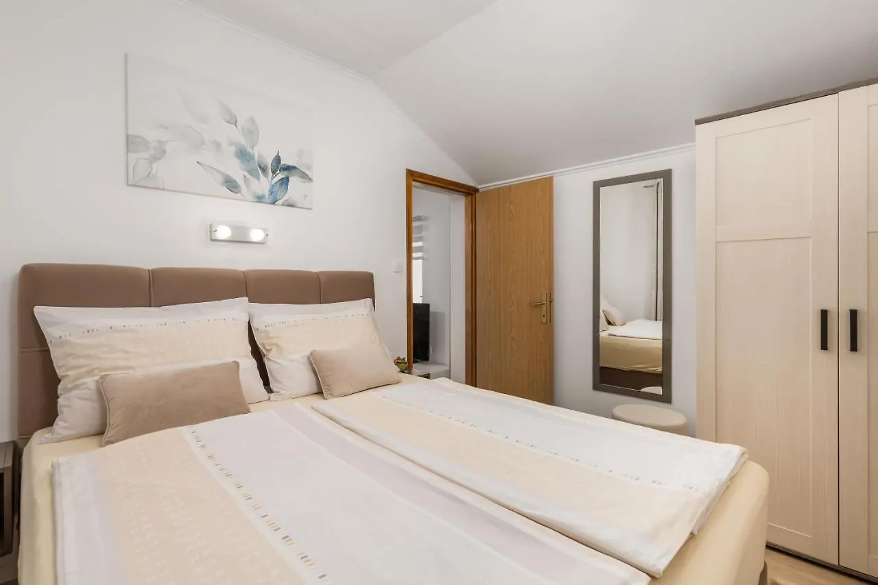 ***  Guest House Deskovic Mošćenička Draga Croazia