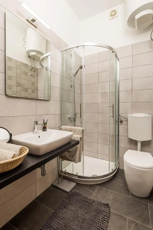 ***  Guest House Deskovic Mošćenička Draga 克罗地亚